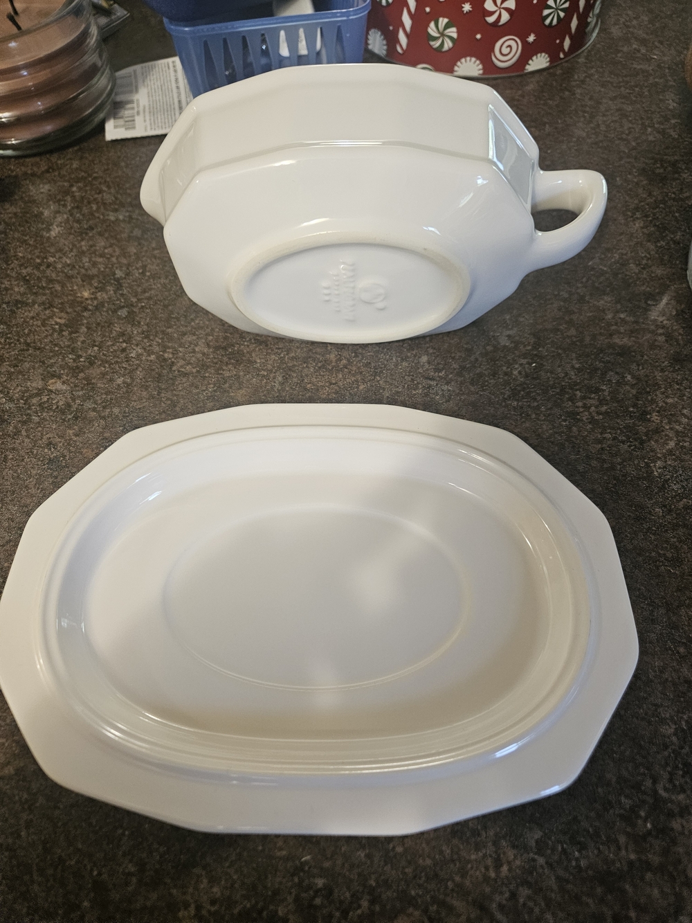 Pfaltzgraff Heritage White Gravy Boat with Underplate - Picture 3 of 5